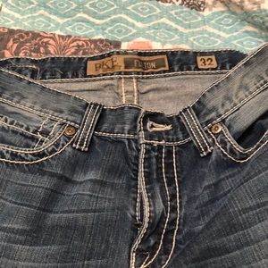 Men’s BKE jeans.